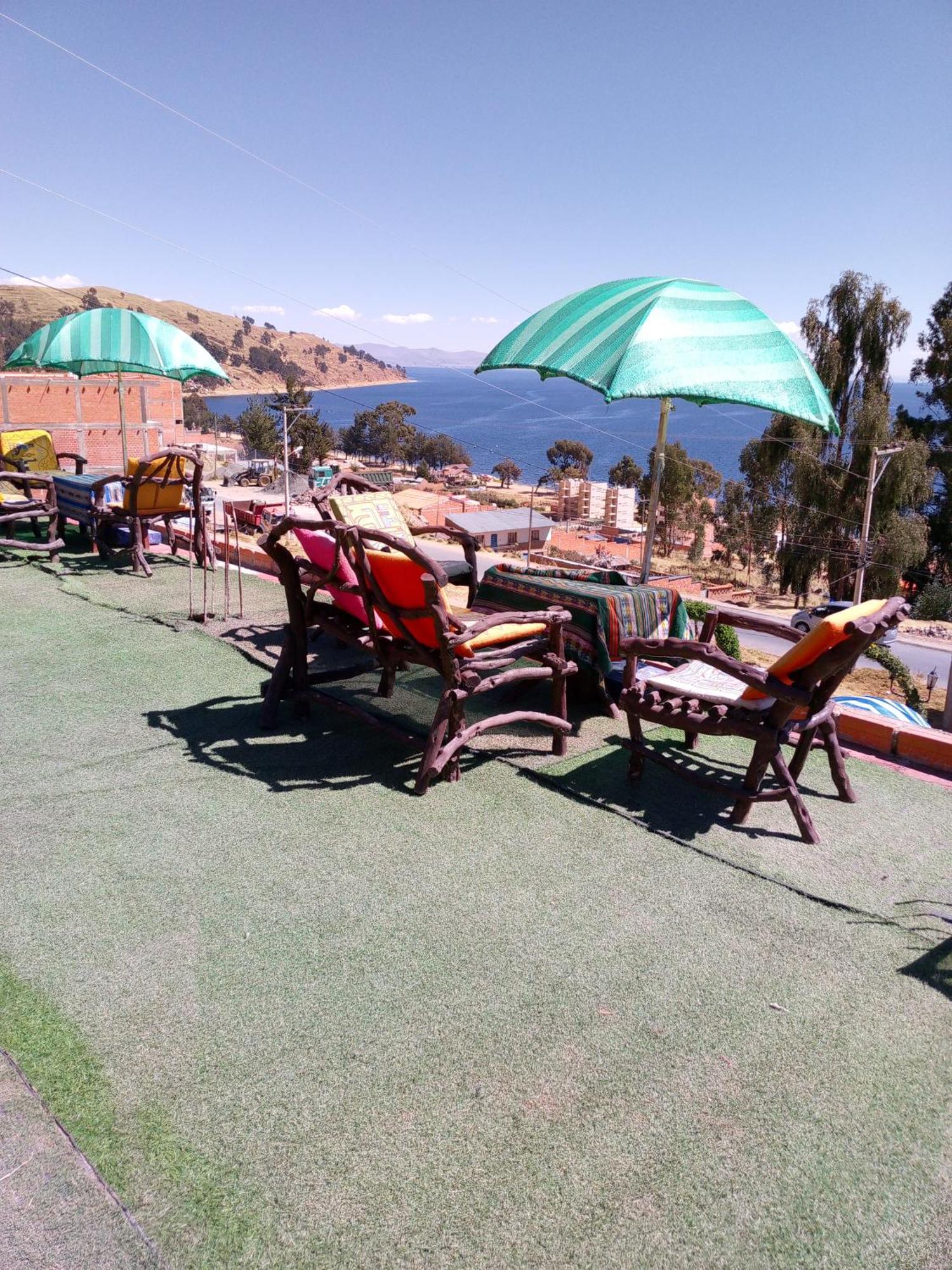 Hostal Resto Bar Flor De Mi Tierra Copacabana (Lake Titicaca) Exterior foto