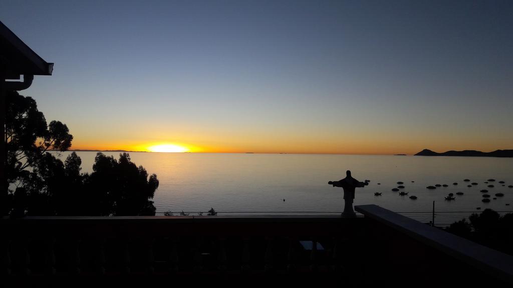 Hostal Resto Bar Flor De Mi Tierra Copacabana (Lake Titicaca) Exterior foto